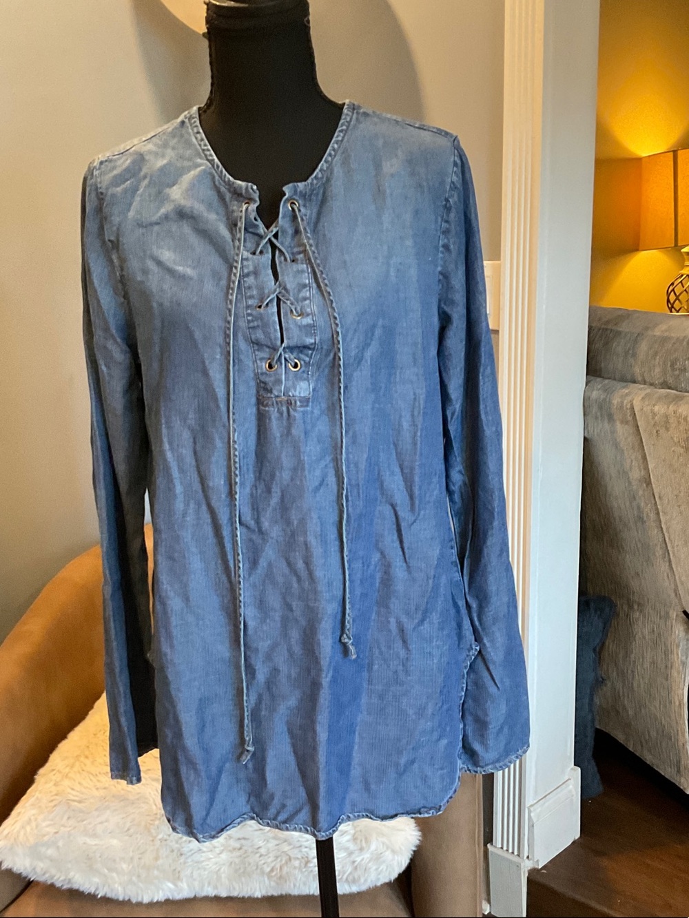 Anthropologie Cloth & Stone Chambray Denim Lace Up Tunic Sz M EUC - Picture 2 of 8